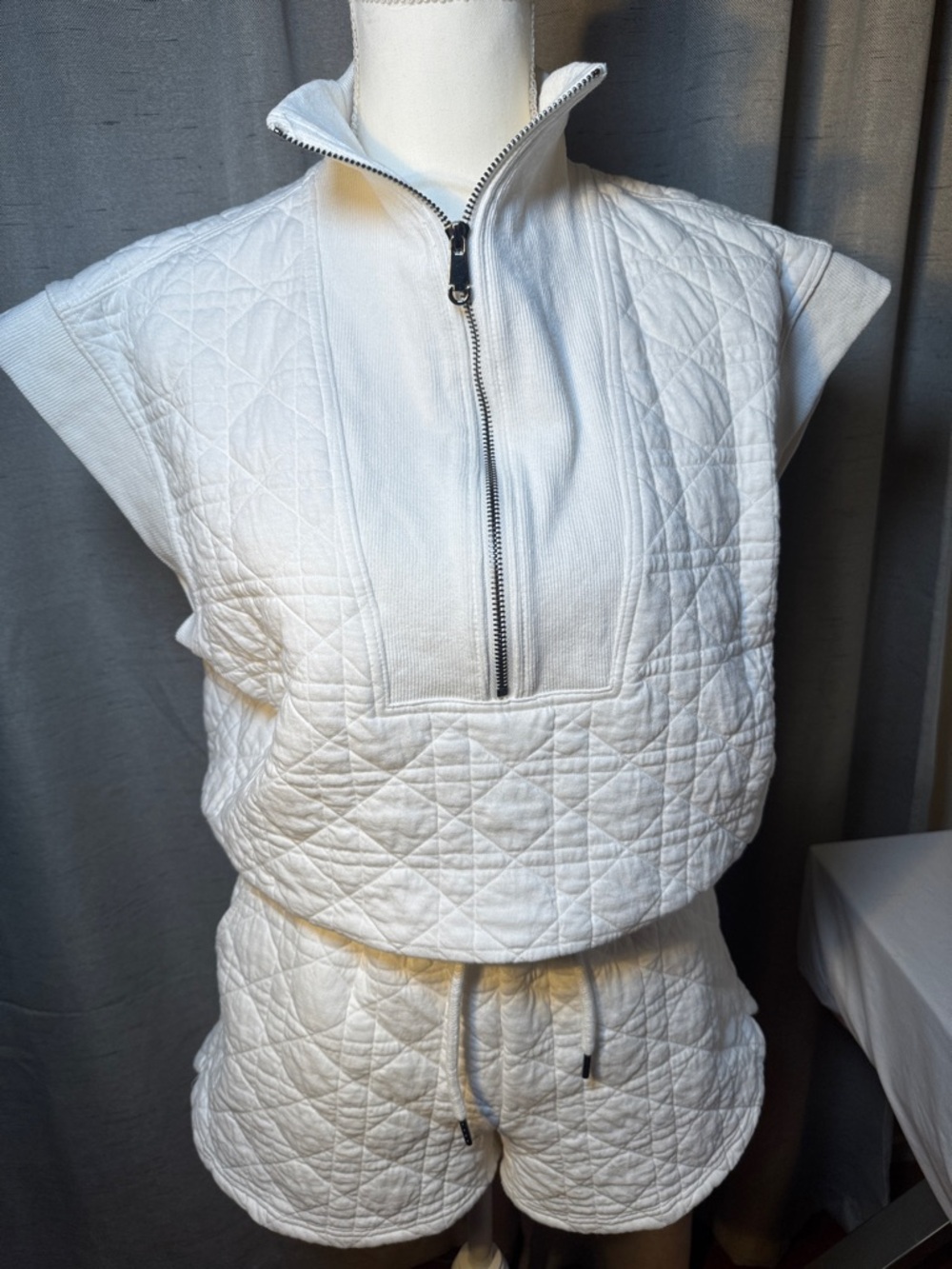 Quilted Short Sleeve Pullover and Shorts Set in White